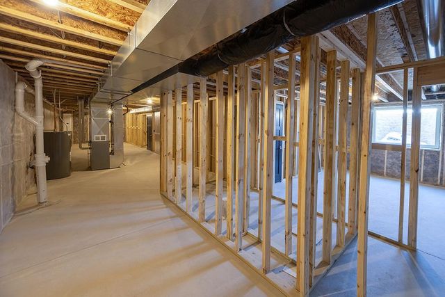 560 STILL WATERS LANE, Plover, WI 54467