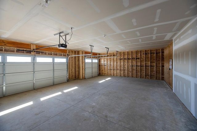 560 STILL WATERS LANE, Plover, WI 54467