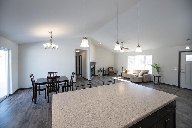 560 STILL WATERS LANE, Plover, WI 54467