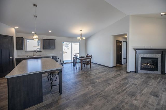 560 STILL WATERS LANE, Plover, WI 54467