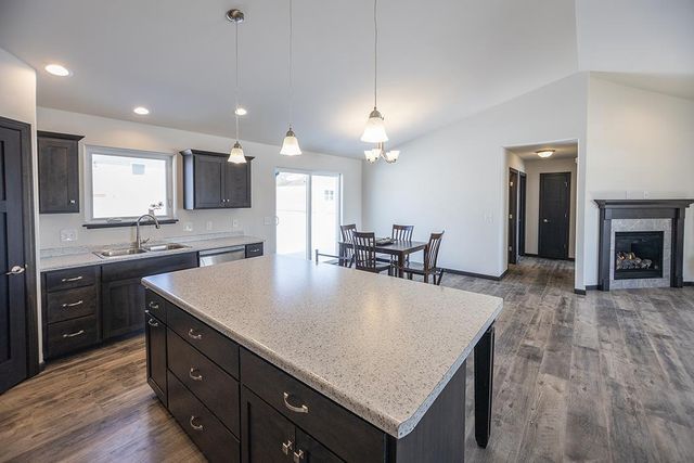 560 STILL WATERS LANE, Plover, WI 54467