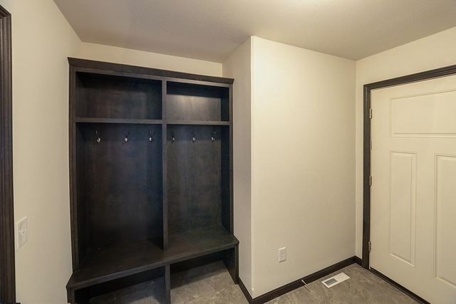 560 STILL WATERS LANE, Plover, WI 54467