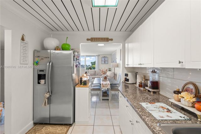 10000 NW 80th Ct 2456, Hialeah Gardens, FL 33016