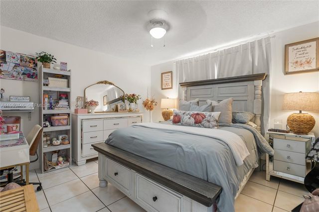 10000 NW 80th Ct 2456, Hialeah Gardens, FL 33016