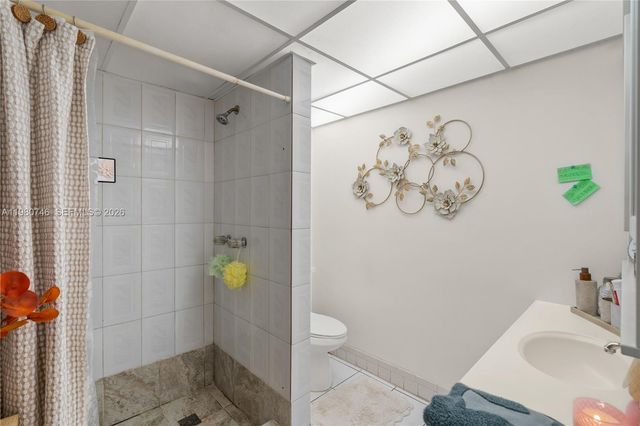 10000 NW 80th Ct 2456, Hialeah Gardens, FL 33016