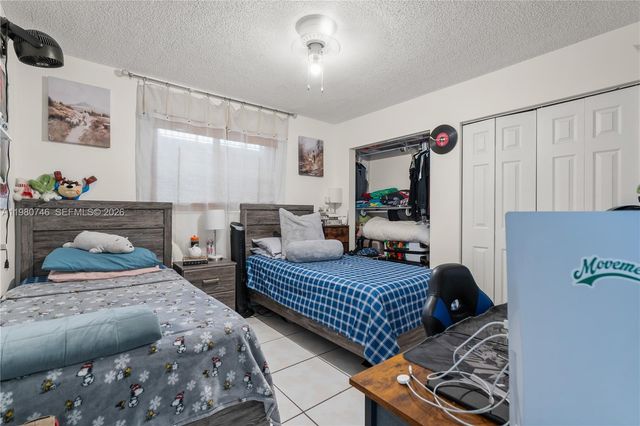 10000 NW 80th Ct 2456, Hialeah Gardens, FL 33016