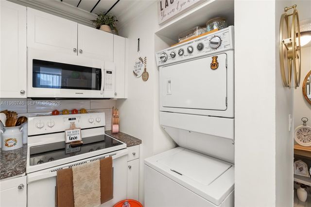 10000 NW 80th Ct 2456, Hialeah Gardens, FL 33016