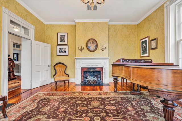 E 322 Main ST, Fincastle, VA 24090