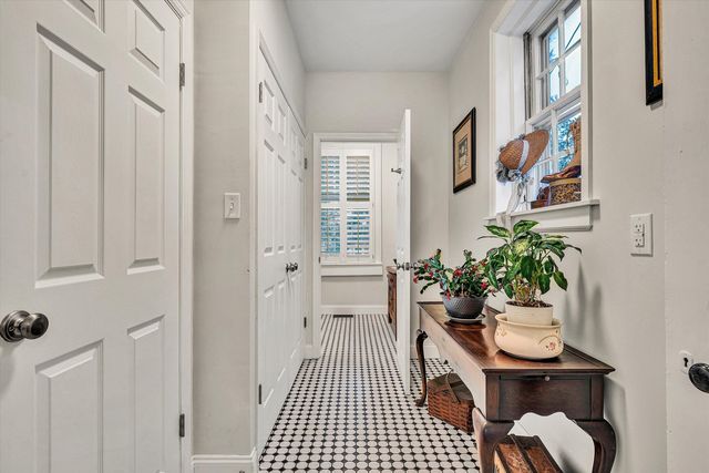 E 322 Main ST, Fincastle, VA 24090