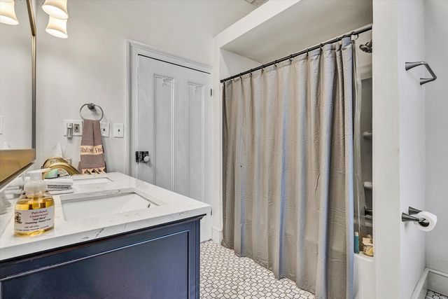 E 322 Main ST, Fincastle, VA 24090