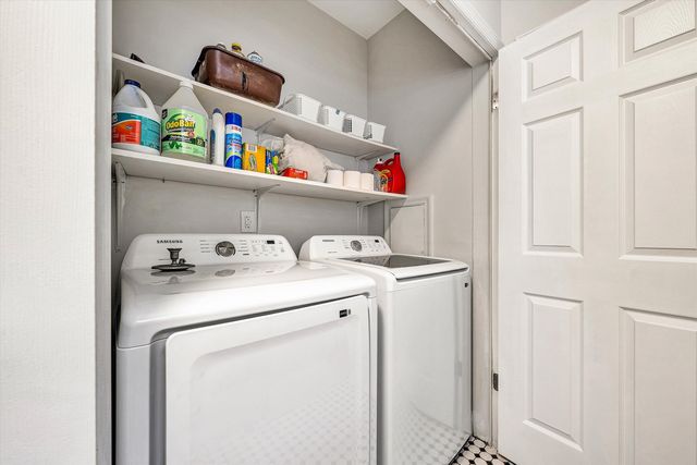 E 322 Main ST, Fincastle, VA 24090