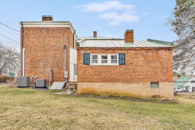 E 322 Main ST, Fincastle, VA 24090