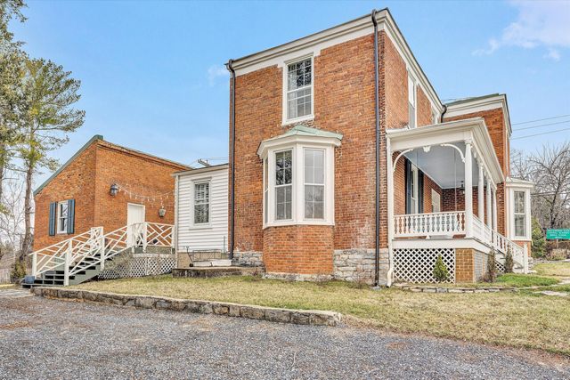 E 322 Main ST, Fincastle, VA 24090