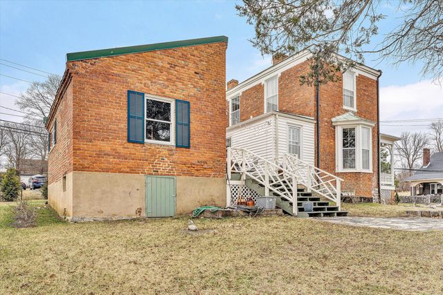 E 322 Main ST, Fincastle, VA 24090