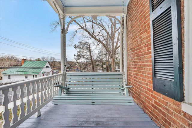 E 322 Main ST, Fincastle, VA 24090