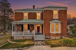 E 322 Main ST, Fincastle, VA 24090