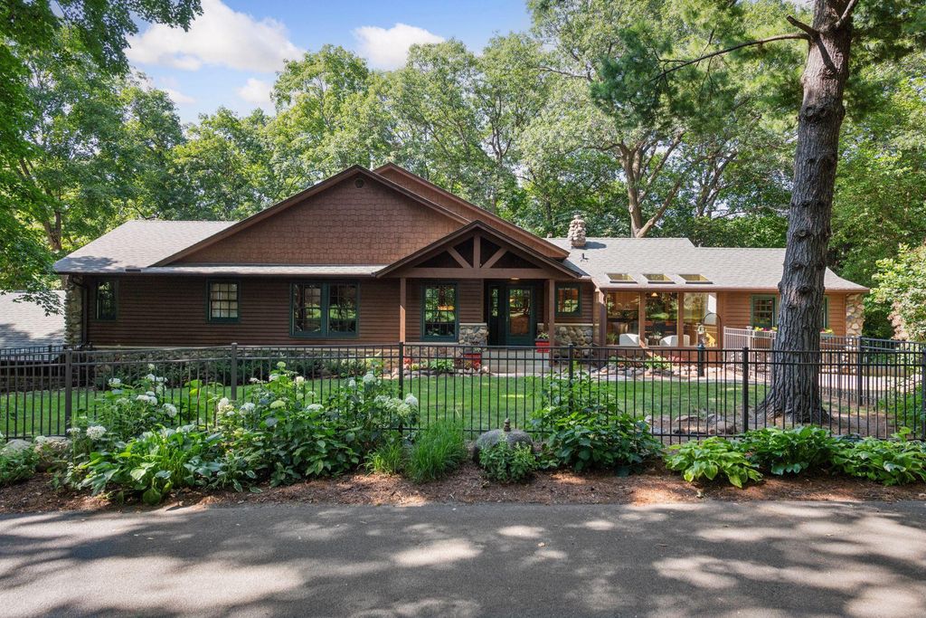 17520 Blaine Avenue, Woodland, MN 55391