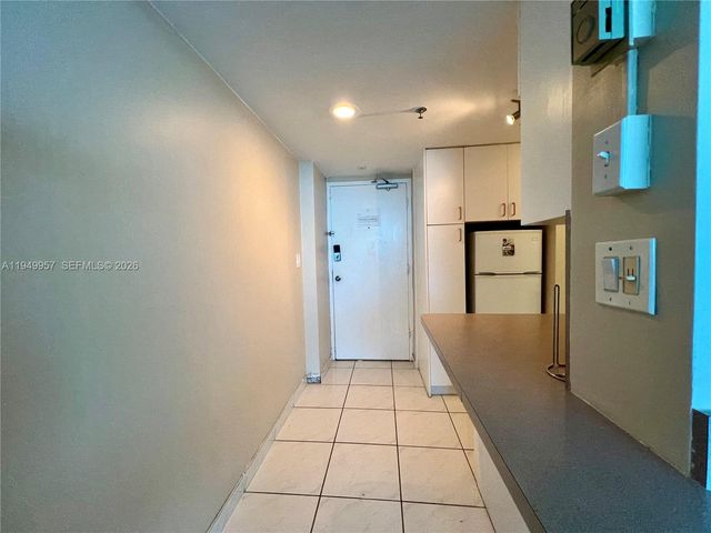5445 Collins Ave 1425, Miami Beach, FL 33140