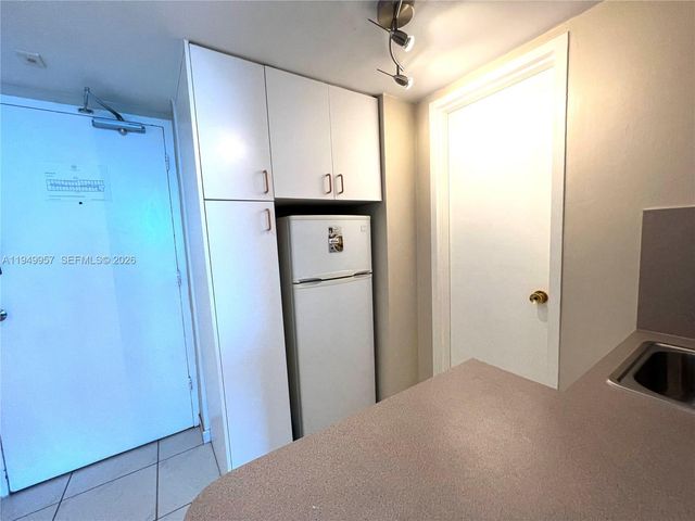 5445 Collins Ave 1425, Miami Beach, FL 33140