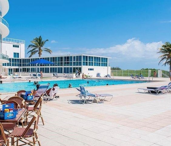 5445 Collins Ave 1425, Miami Beach, FL 33140