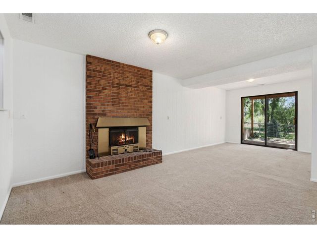 307 Bluebird Ct, Fort Collins, CO 80526