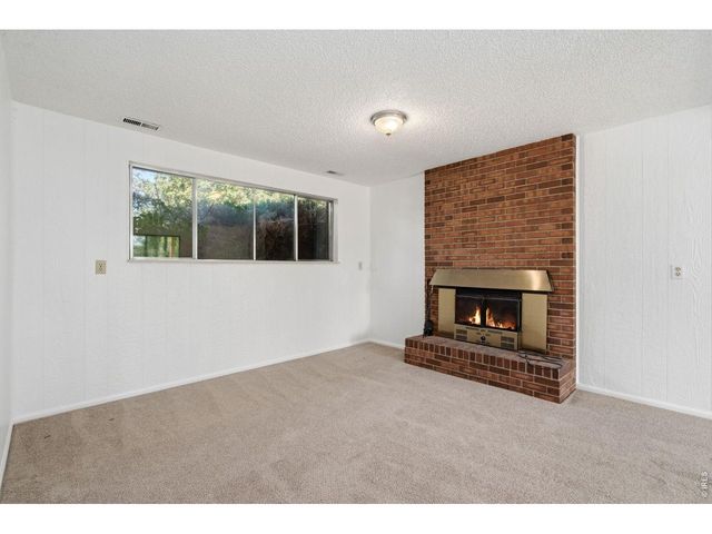 307 Bluebird Ct, Fort Collins, CO 80526