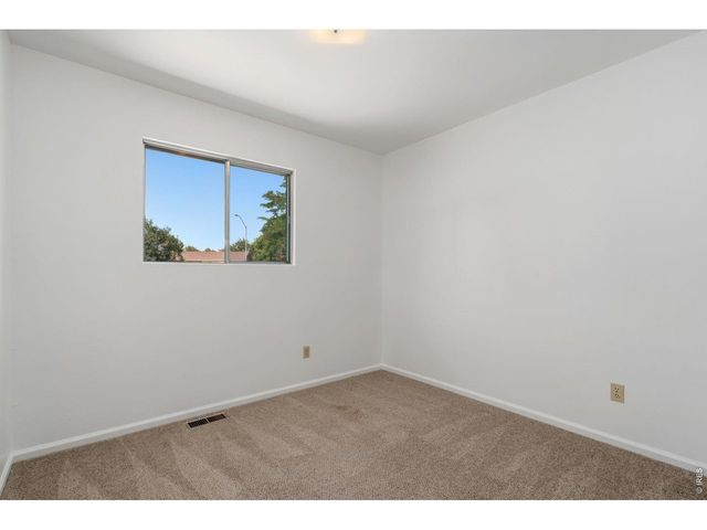 307 Bluebird Ct, Fort Collins, CO 80526