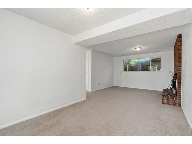 307 Bluebird Ct, Fort Collins, CO 80526