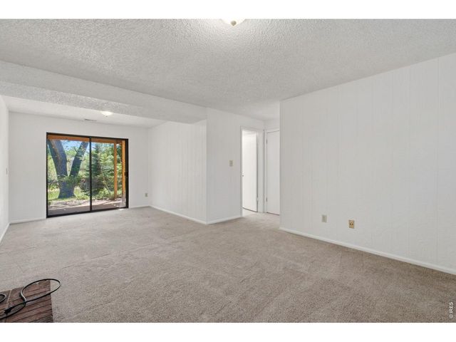 307 Bluebird Ct, Fort Collins, CO 80526