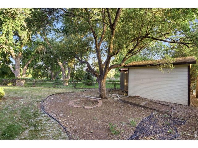 307 Bluebird Ct, Fort Collins, CO 80526
