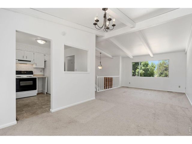 307 Bluebird Ct, Fort Collins, CO 80526