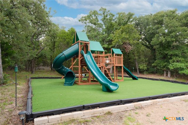 194 Elgin Woods Lane, Elgin, TX 78621