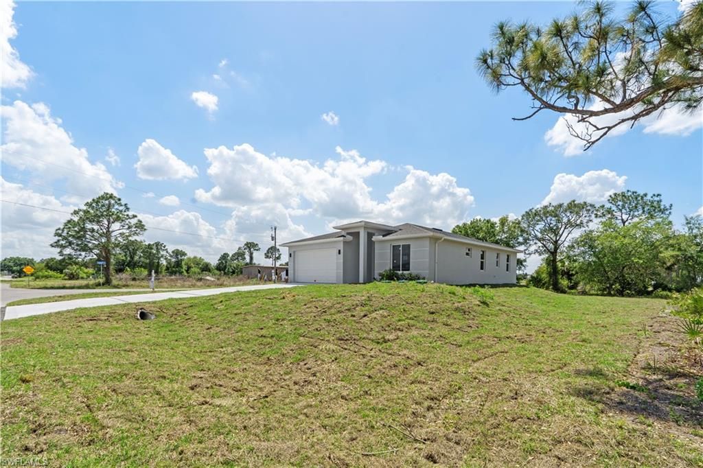 842 Naples AVE S, LEHIGH ACRES, FL 33974 — photo 2