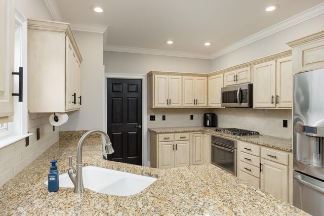 943 Cattails Drive, Ooltewah, TN 37363