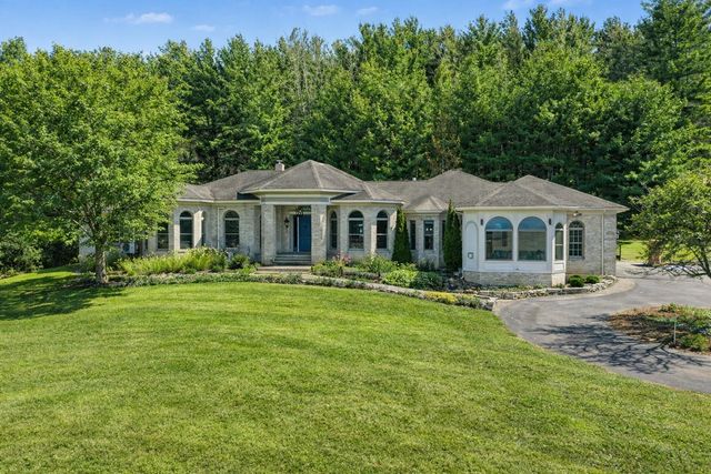 11 Cedar Hill Drive, St. Albans Town, VT 05478