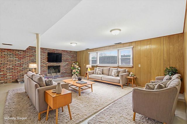 1225 S FAIRVIEW RD, Columbia, MO 65203