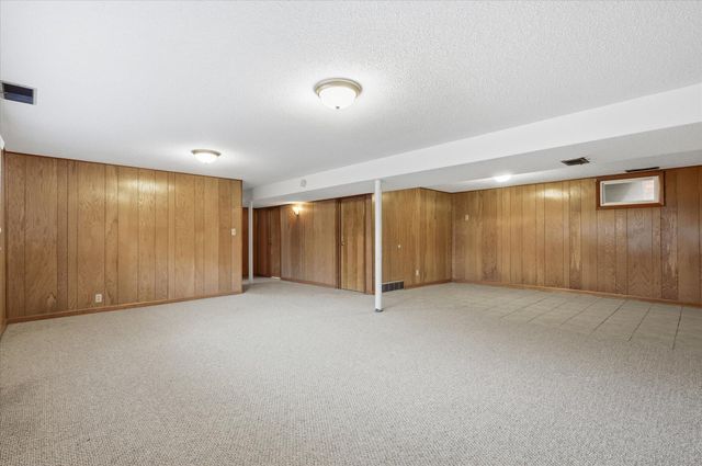 1225 S FAIRVIEW RD, Columbia, MO 65203