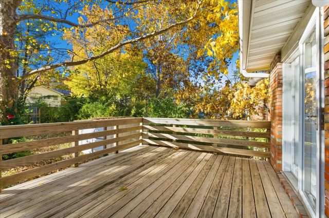 1225 S FAIRVIEW RD, Columbia, MO 65203