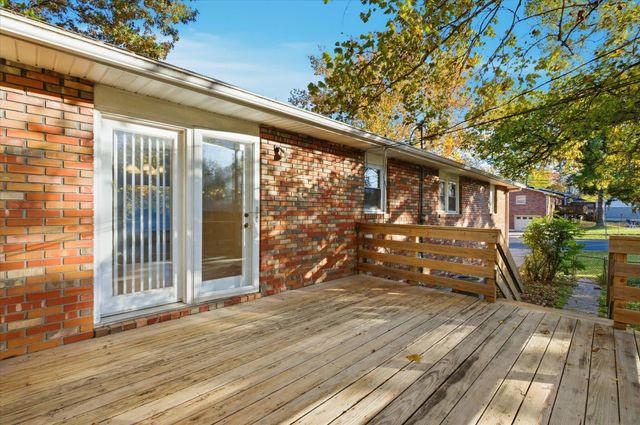 1225 S FAIRVIEW RD, Columbia, MO 65203