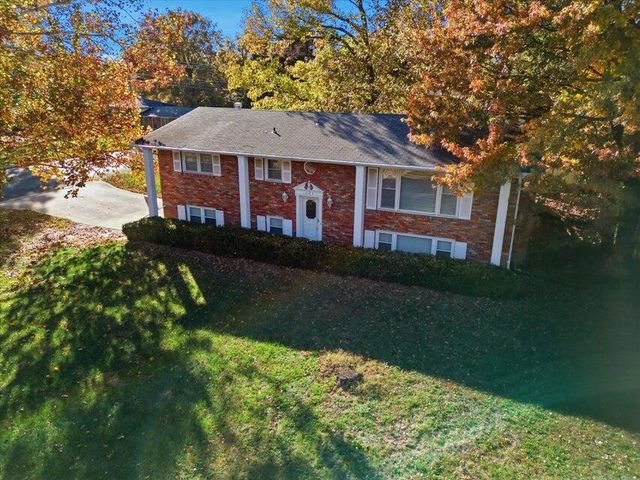 1225 S FAIRVIEW RD, Columbia, MO 65203