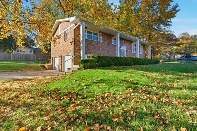 1225 S FAIRVIEW RD, Columbia, MO 65203