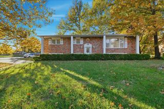 1225 S FAIRVIEW RD, Columbia, MO 65203