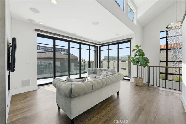 316 8th, Hermosa Beach, CA 90254