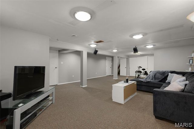 2154 Riverwood Trails Drive, Hazelwood, MO 63031