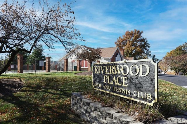 2154 Riverwood Trails Drive, Hazelwood, MO 63031