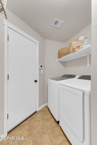 2924 PINO BLANCO Place, El Paso, TX 79938