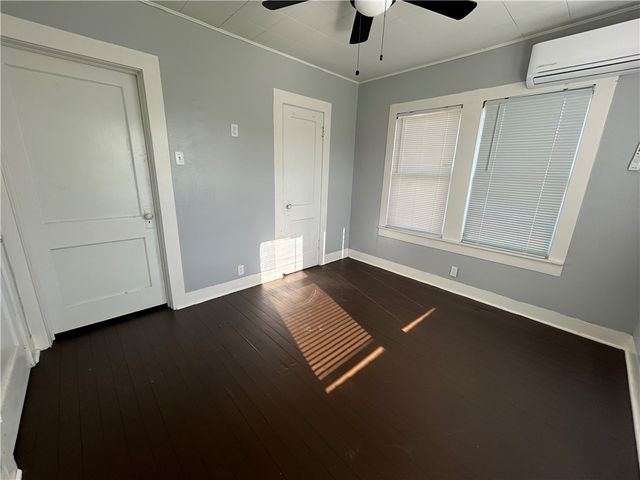 1433 12th St, Corpus Christi, TX 78404