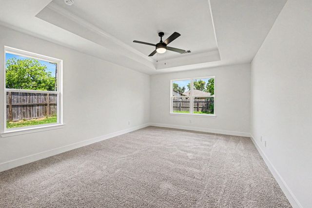 9 Keystone Court, Angleton, TX 77515