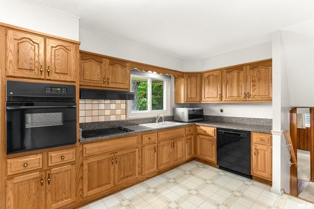 311 DUNDEE Road, East Peoria, IL 61611