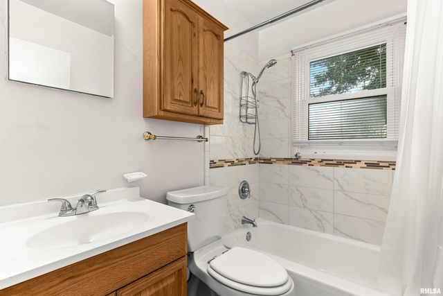 311 DUNDEE Road, East Peoria, IL 61611